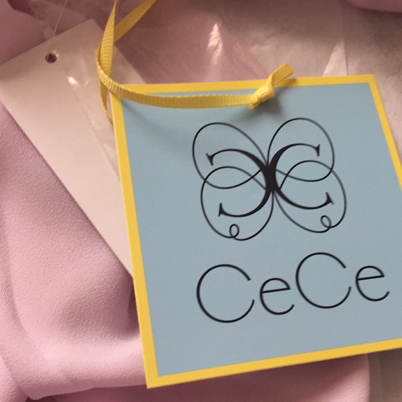 NWT CeCe ruffled cold shoulder top - Picture 6 of 7